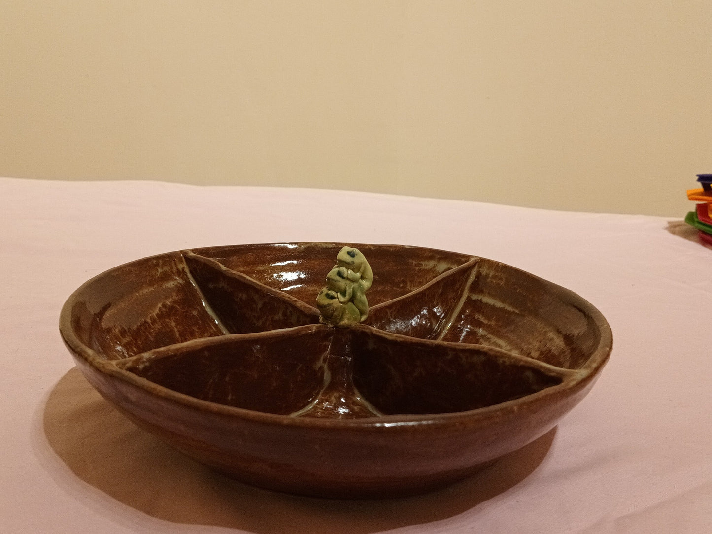 Frog Stack Divided Tray